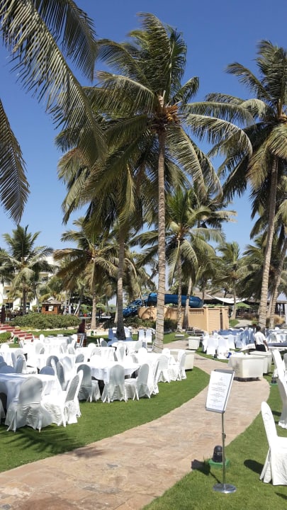 Die Liegewiese wurde jeden Donnerstag zum Gourmett Hilton Salalah  Resort