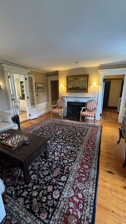 Lobby Captain`s House Inn