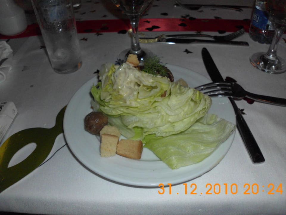 Wat für ein Silvester Salat Saturn Palace Resort Hotel