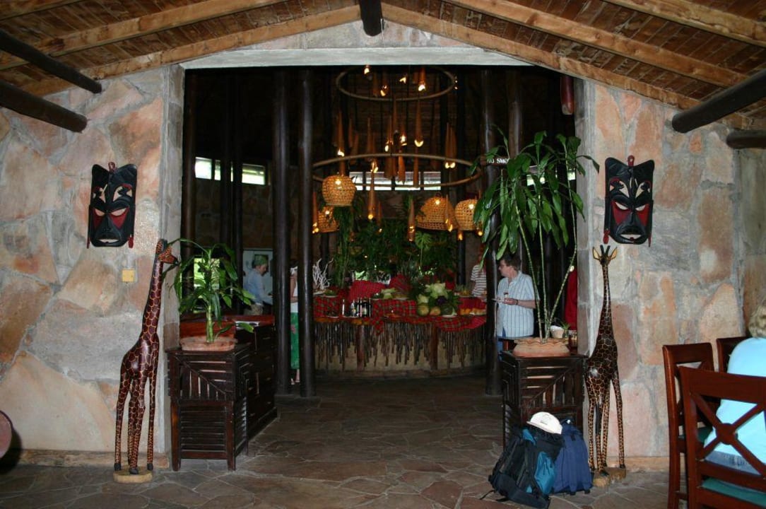 Restauranteingang Hotel Mara Sarova Camp