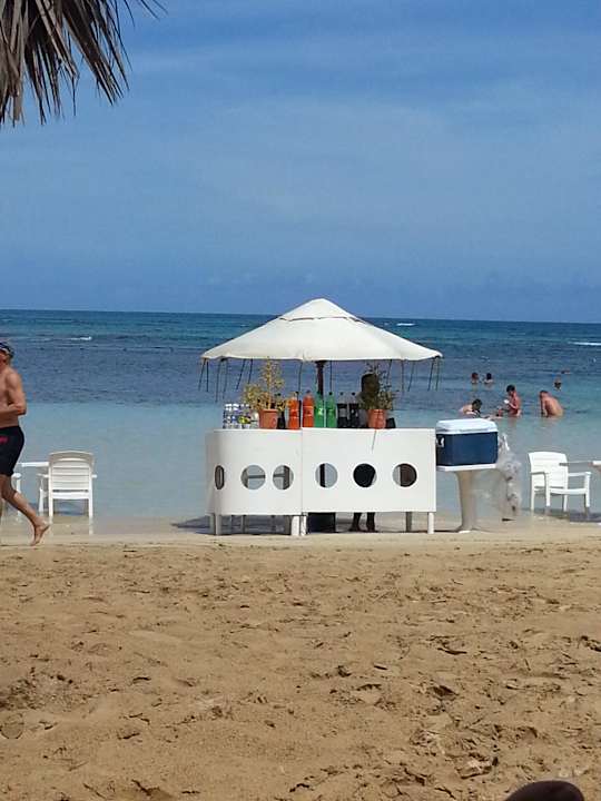Bar in Wasser Bahia Principe Grand El Portillo