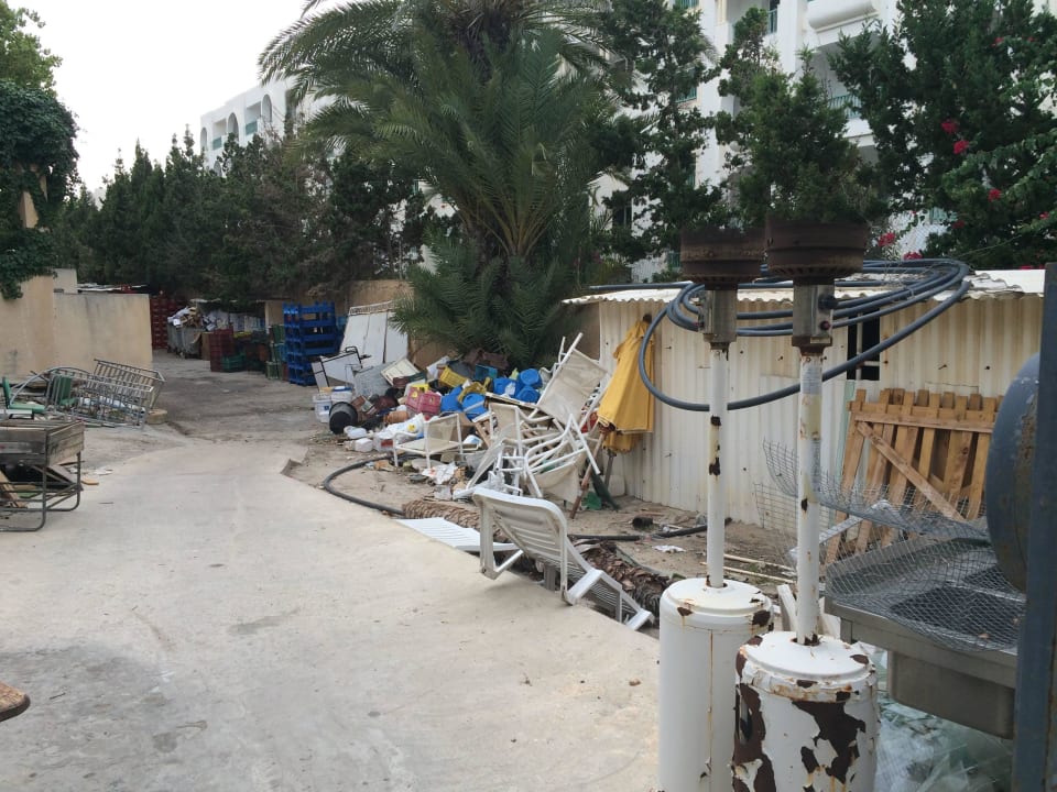 Hinter der Snackbar Mahdia Beach & Aquapark