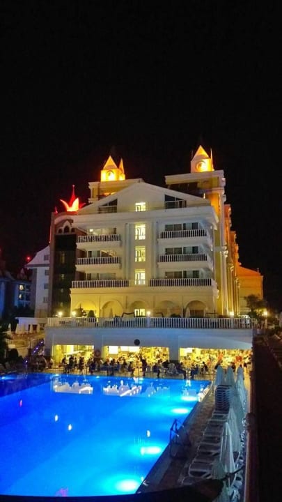Hotel von außen Dream World Resort & Spa