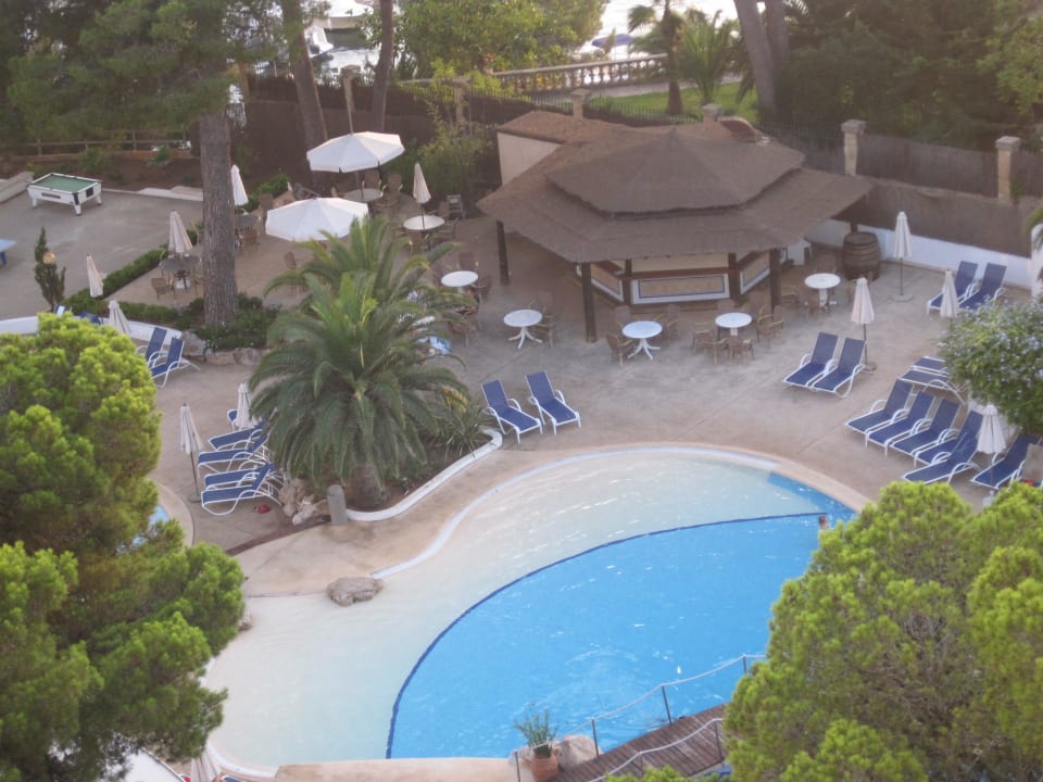 Teilbereich der Poolanlage Hipotels Eurotel Punta Rotja Golf & Spa