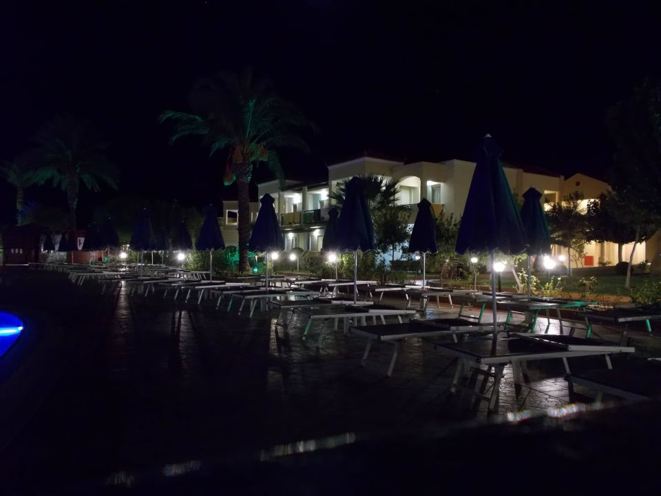 Unser Zimmer bei Nacht (408) Lindos Princess Beach Resort & Spa