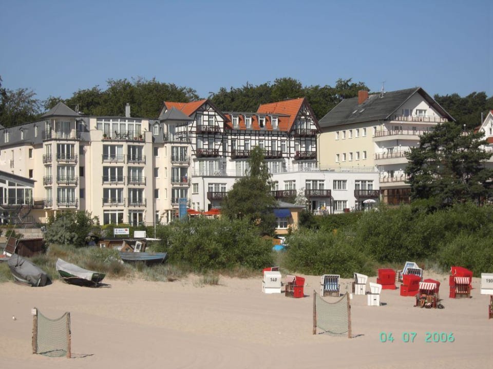 Blick auf das Hotel vom Bootssteg Hotel am Fischerstrand