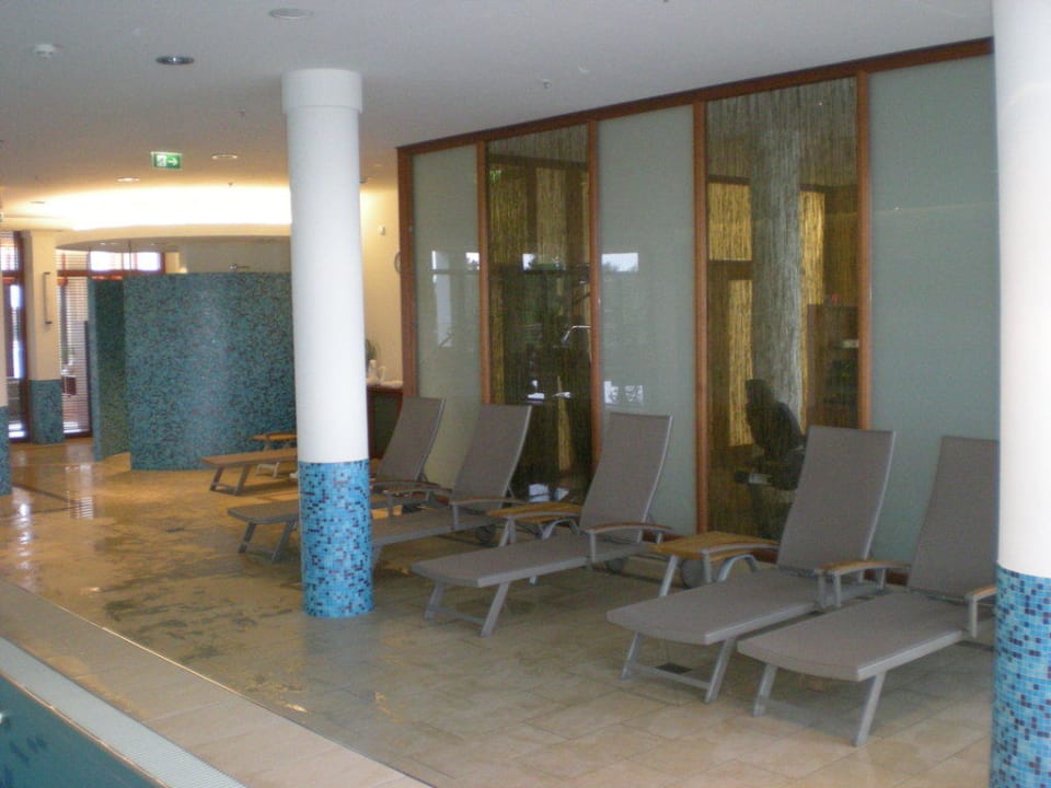 Poolbereich ATLANTIC Hotel Wilhelmshaven