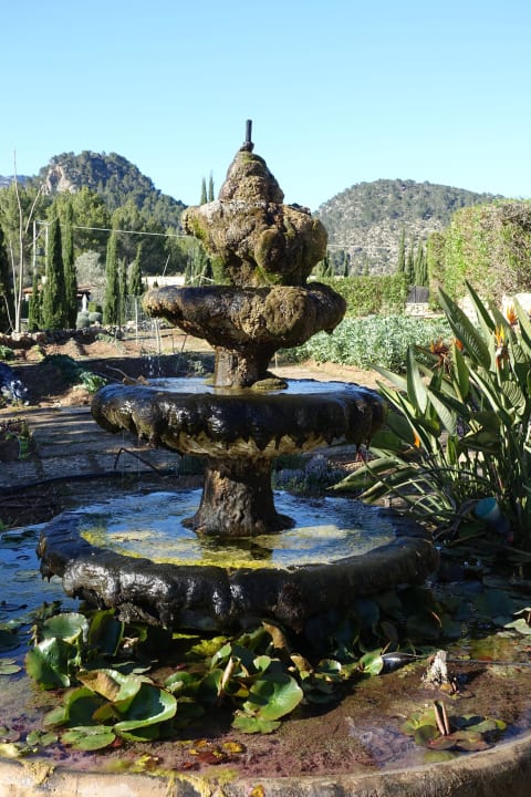 Springbrunnen im Garten Gran Hotel Son Net