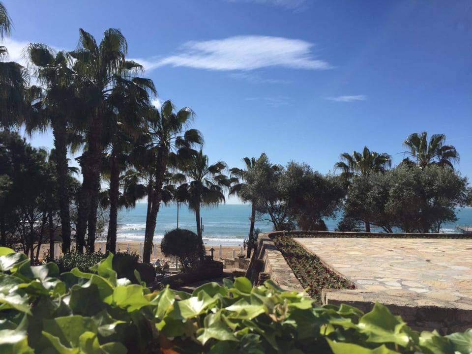 Blick vom Theater auf den Strand Arum Barut Collection