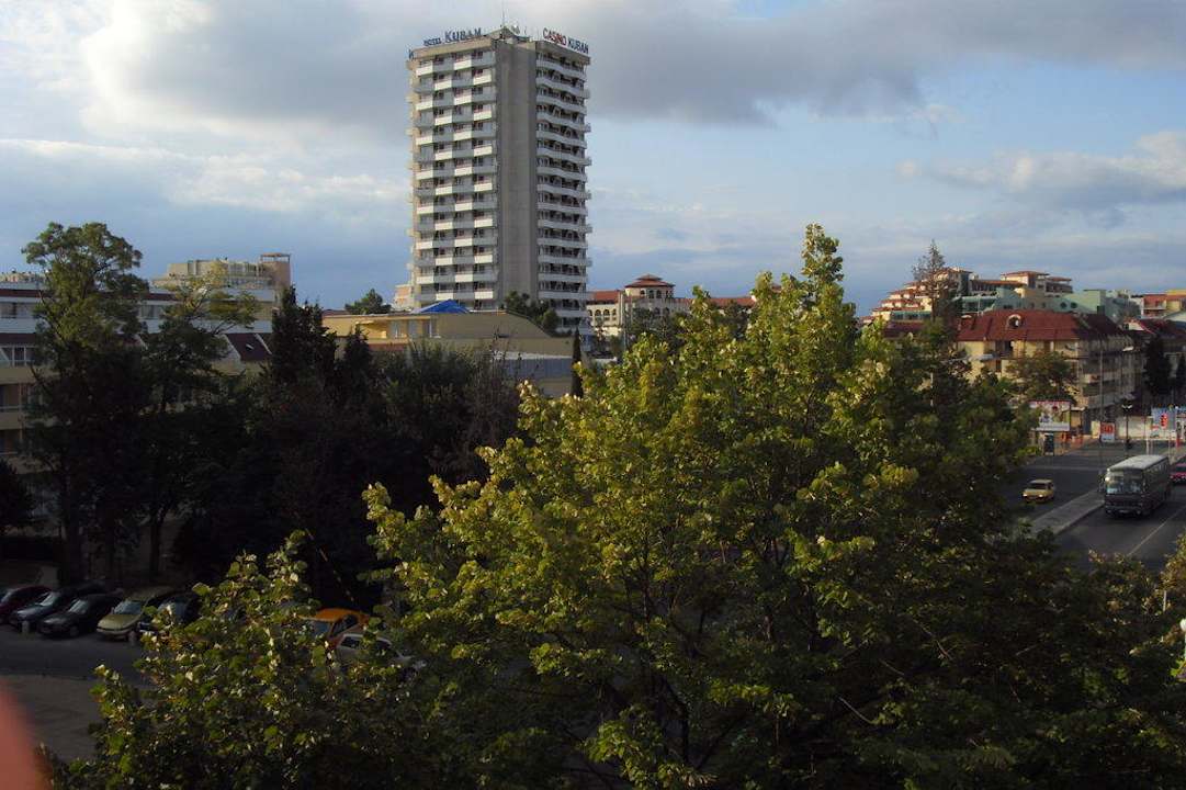 Ausblick vom Balkon nach rechts Hotel Diamond