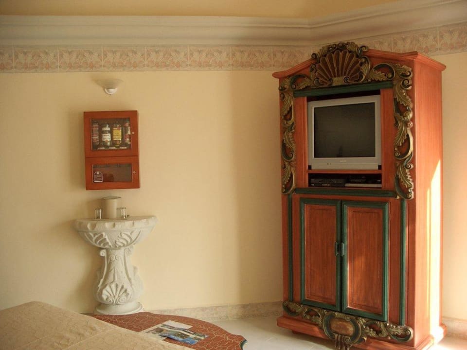 Fernseher-Minibar-Schnapszapfanlage Wyndham ALLTRA Playa del Carmen