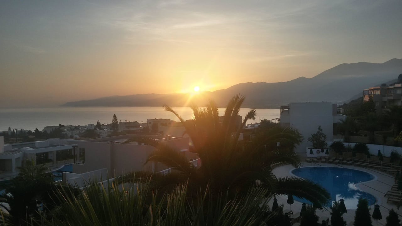 2 Grand Hotel Holiday Resort