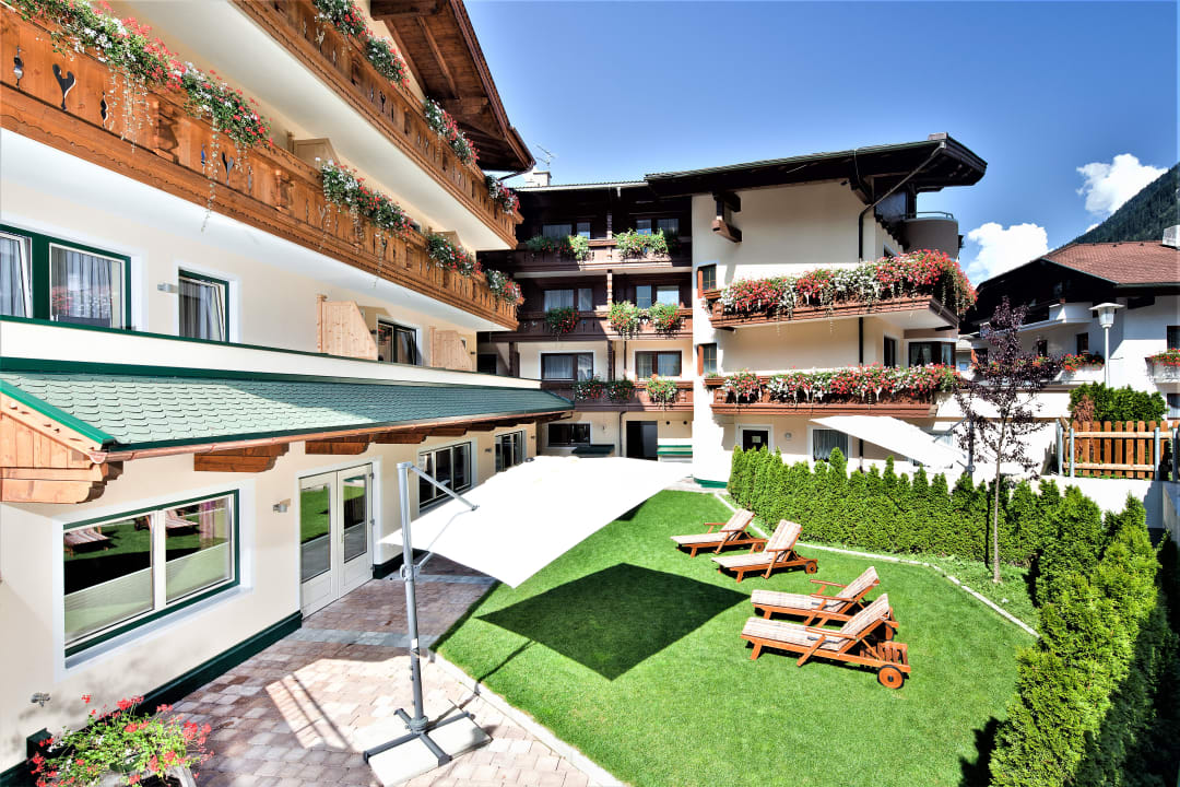 "Gartenanlage" Hotel Rose (Mayrhofen) • HolidayCheck (Tirol Österreich)