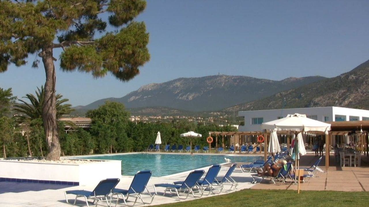 Kleiner Pool Hotel Kinetta Beach