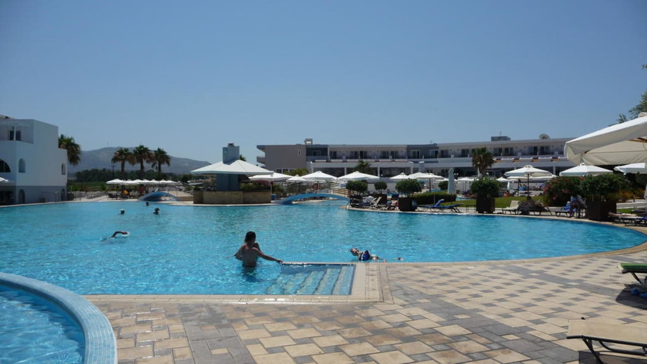 Basen główny Atlantica Marmari Palace