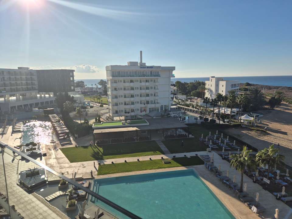 Pool Chrysomare Beach Hotel & Resort