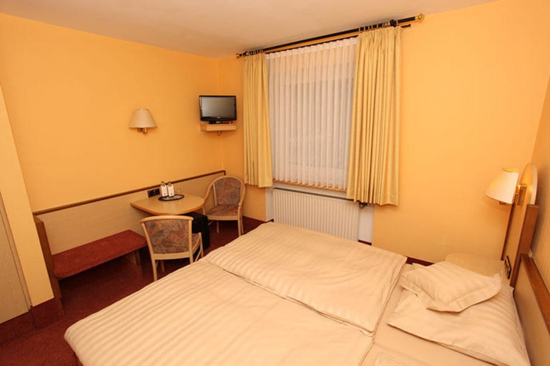 Doppelzimmer Stadt-gut-Hotel Siegboot