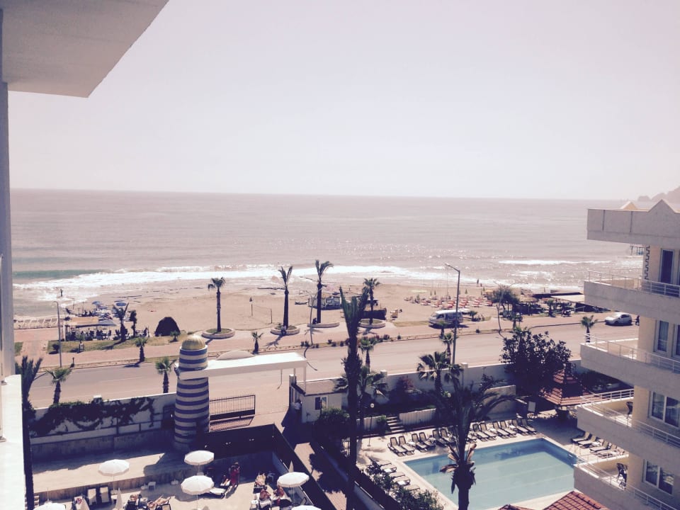 Widok z balkonu Kaila Beach Hotel