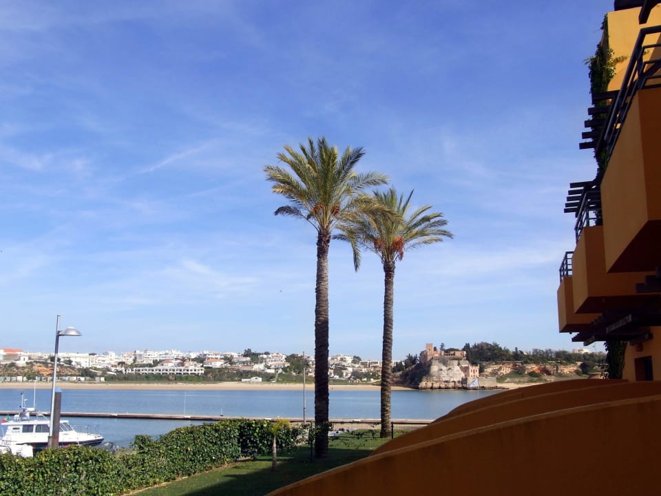 Blick auf die andere Seite der Arade NH Marina Portimão Resort