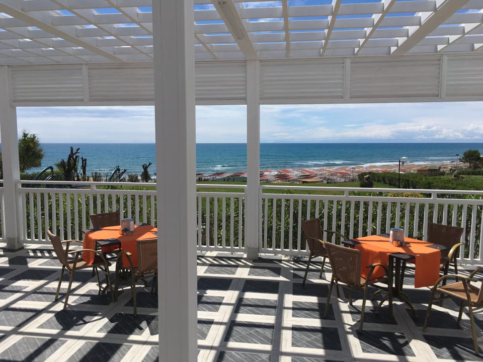 Strand Alba Queen Hotel