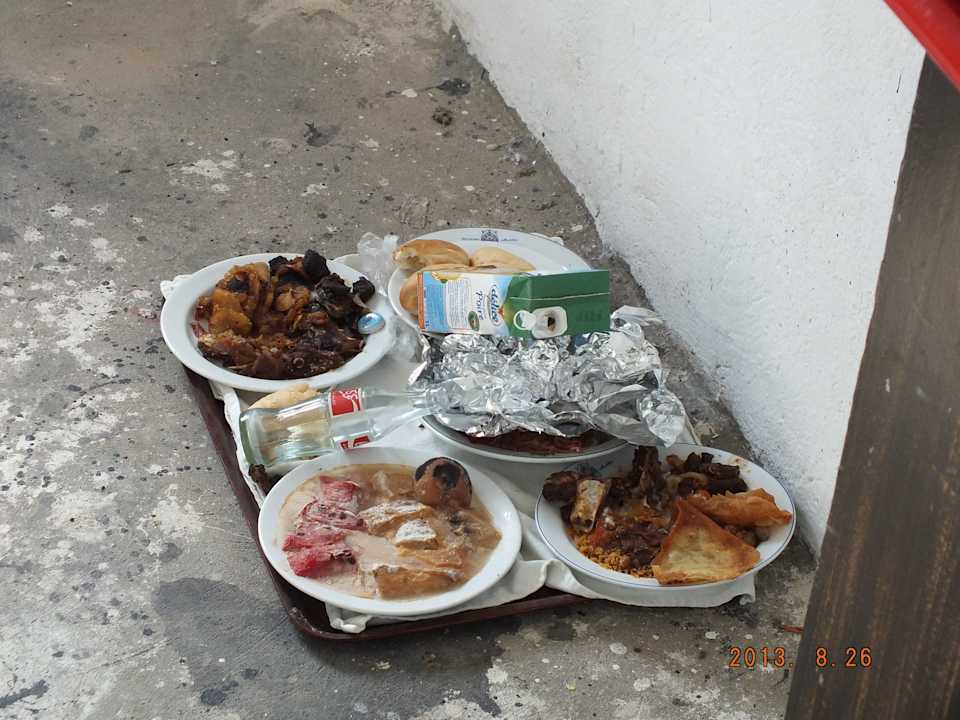 Po wyjściu z pokoju przez 4 dni 2m od naszego poko Hotel Amir Palace