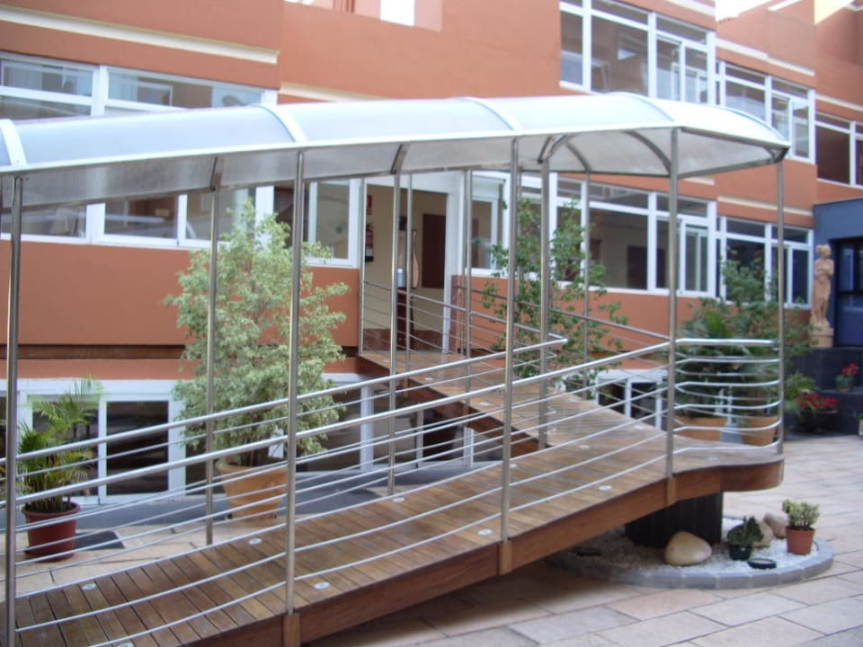 Übergang zum Nebengebäude Hotel Aparthotel Paguera Beach