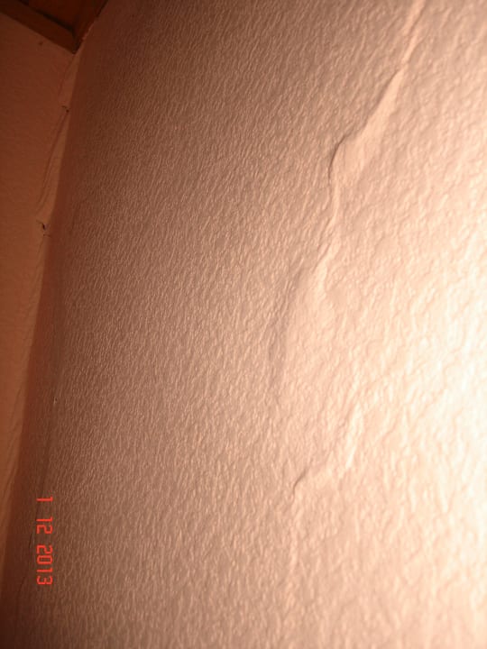 Risse in der Wand Hotel Storck