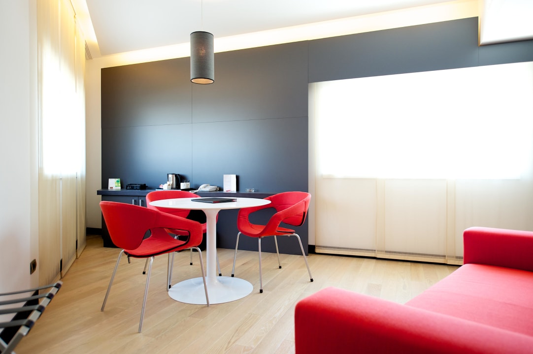 Salotto Junior Suite  Mercure Nerocubo Rovereto