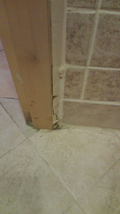 Türrahmen im Bad. Doppelzimmer 256 VONRESORT Golden Beach