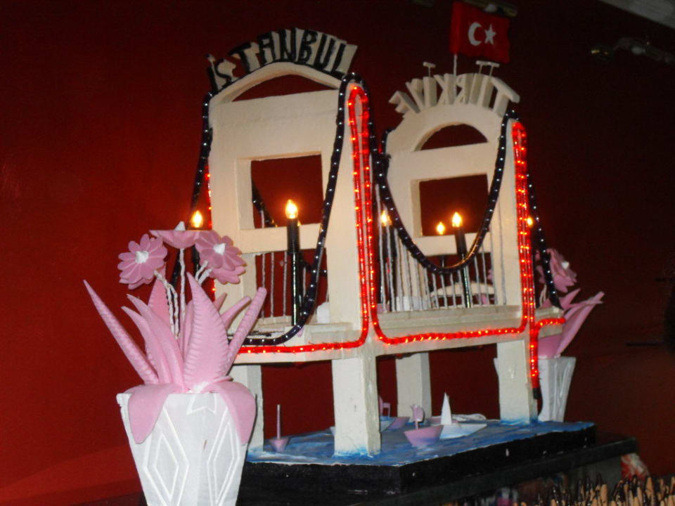 Kuchenbüffet mit Beleuchtung Hotel Club Nena