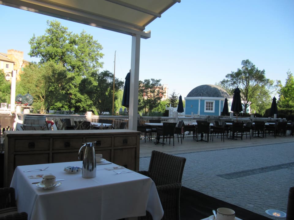 Außenbereich des Restaurants Hotel Bell Rock Europa-Park