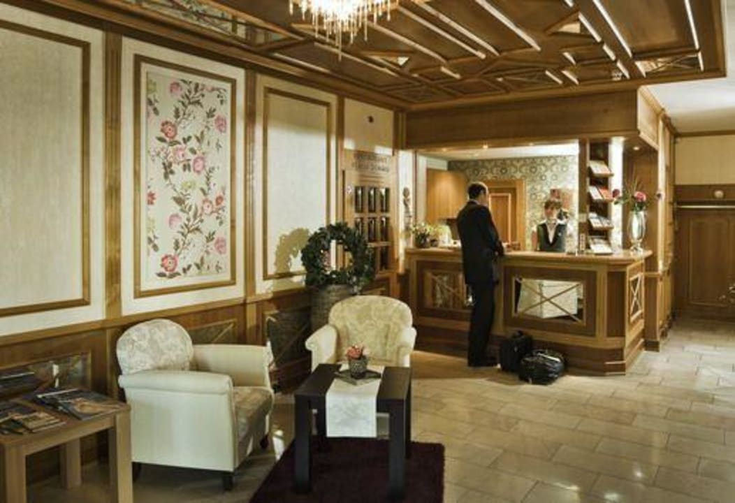 Lobby/Eingang Hotel WunnersWat Verl