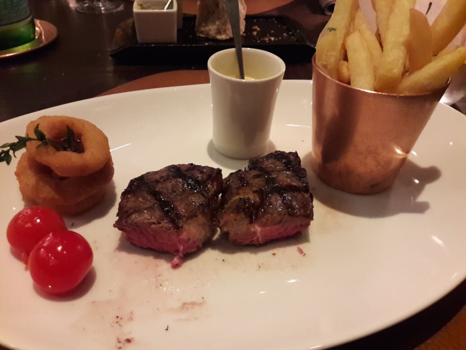 Gastro Beach Rotana
