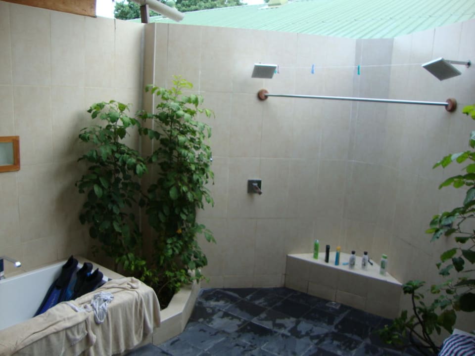 Offenes Bad NH Collection Maldives Reethi Resort