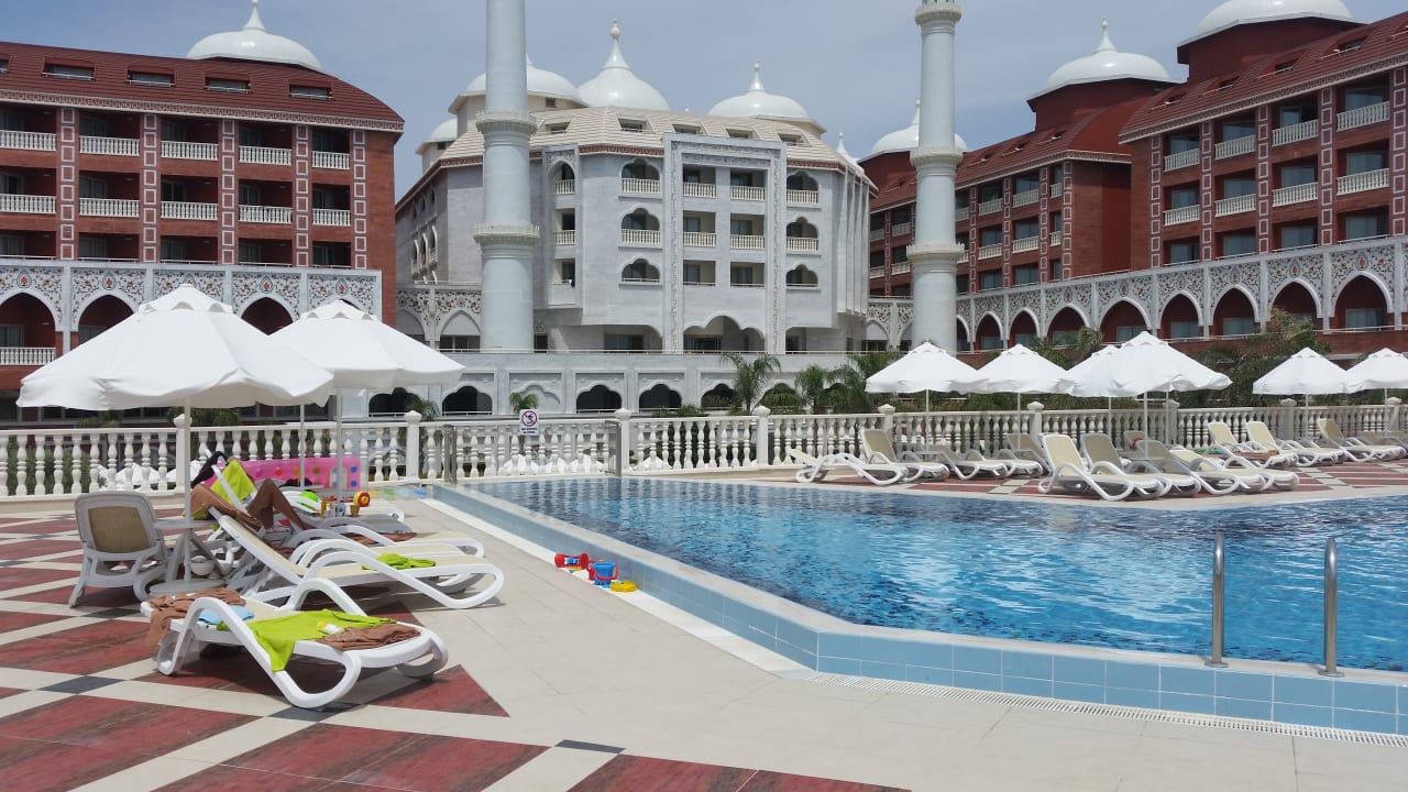 Außenansicht Royal Taj Mahal Hotel