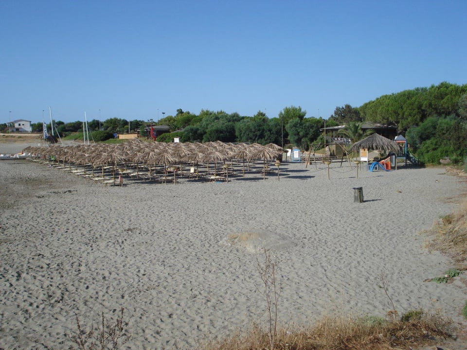 Hotelstrand - freier Liegebereich Residence Porto Corallo