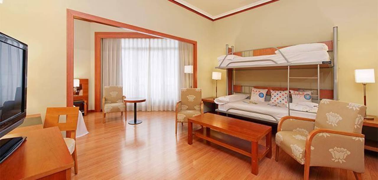 FAMILY ROOM Hotel Plaza de España by Melia