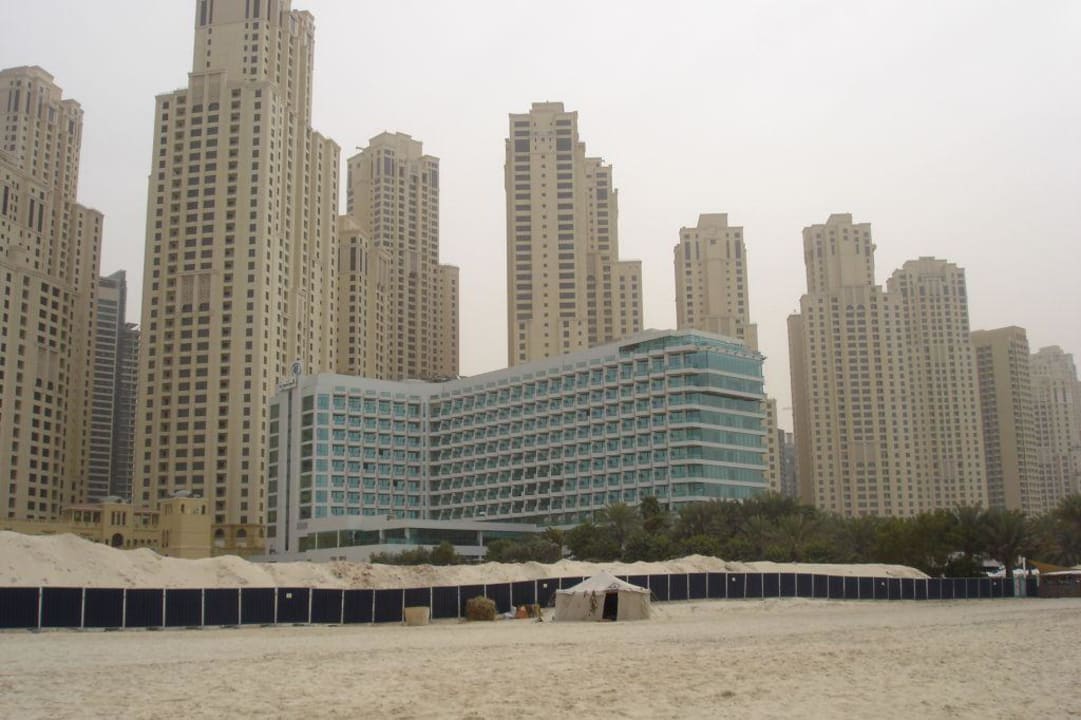 Hotelansicht vom Strand Hilton Dubai Jumeirah