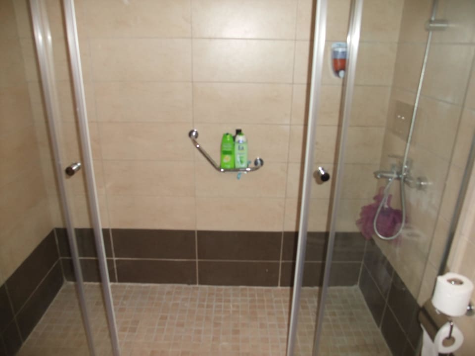 Dusche Hotel Alara Kum