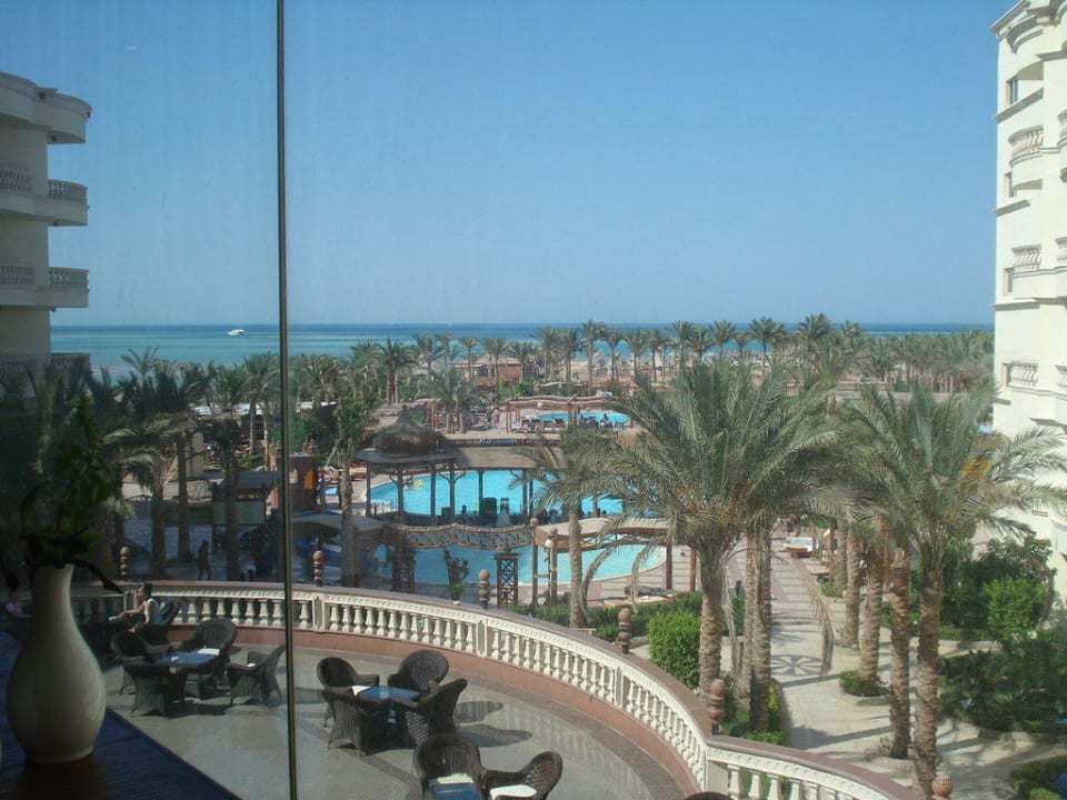 Панорама отеля из ресторана Riviera Aqua Park Resort