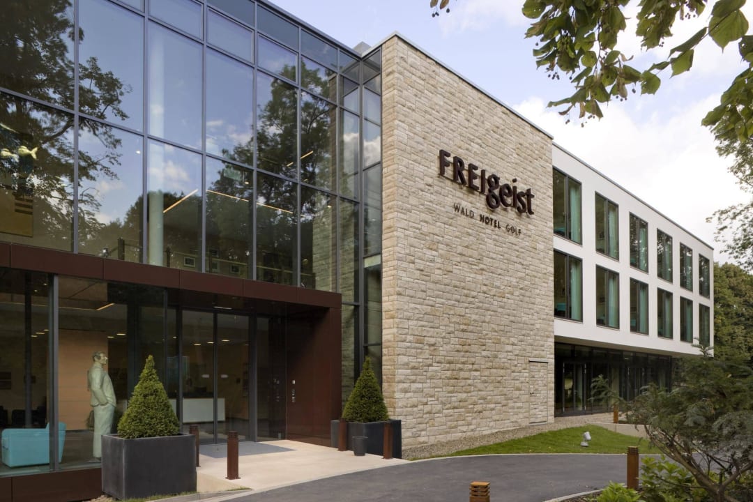 Außenansicht - Bilck auf den Gartenteich FREIgeist Northeim