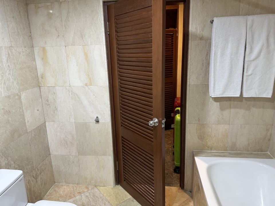 Zimmer Puri Santrian