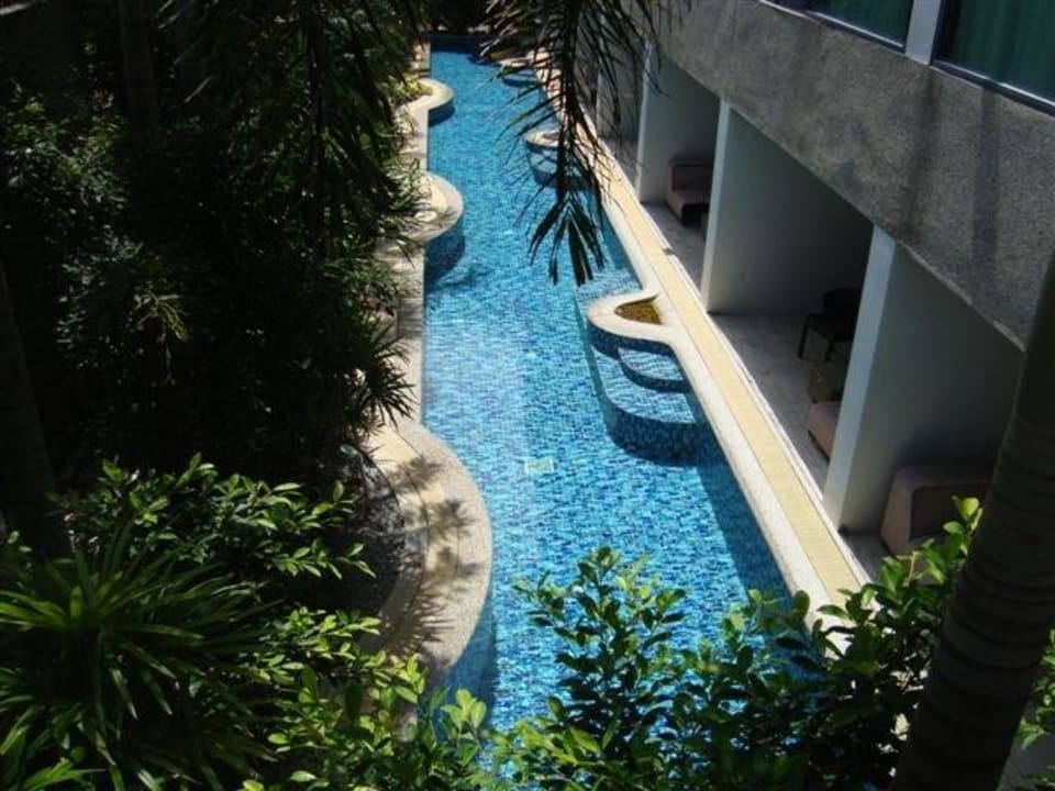 Blick auf den Zimmerpool B-Lay Tong Phuket Hotel