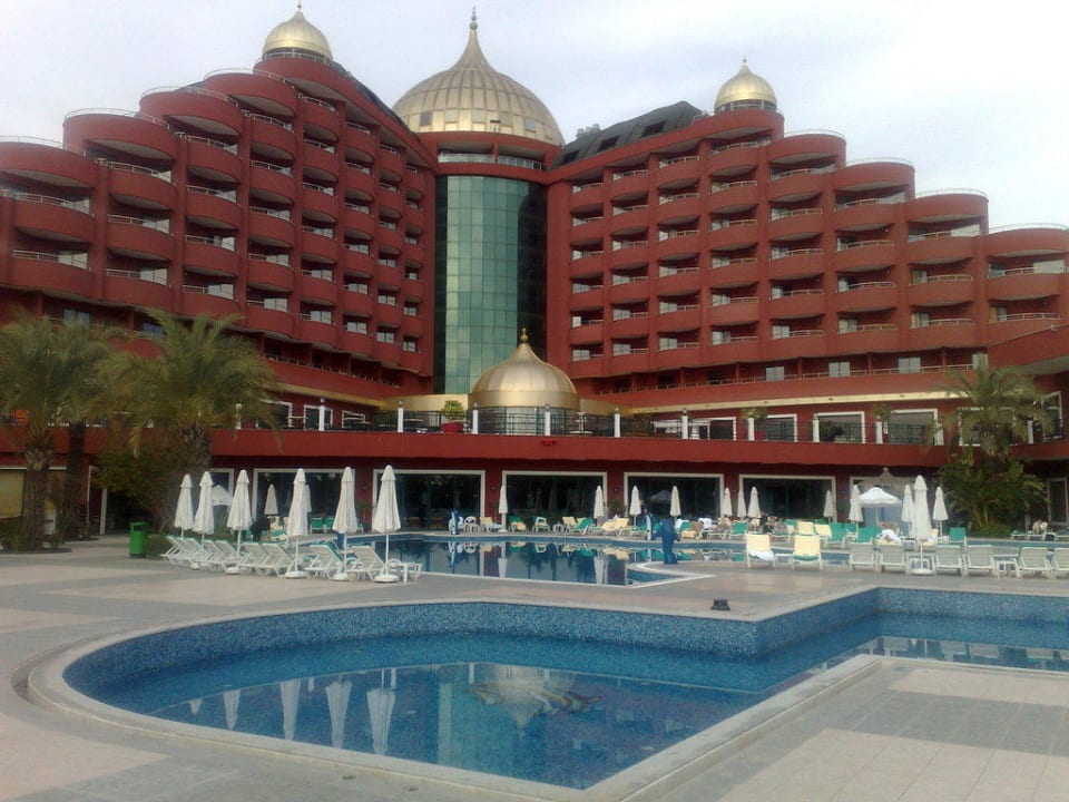Aussenansicht vom Garten Hotel Delphin Palace
