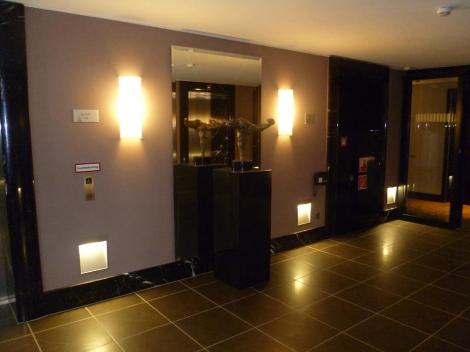 Flur und Aufzug Hotel Hyatt Regency Düsseldorf