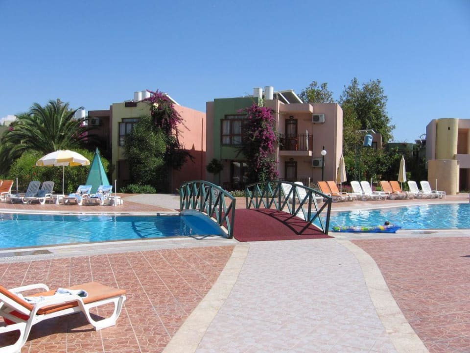 Animationspool mit Brücke VONRESORT Golden Beach