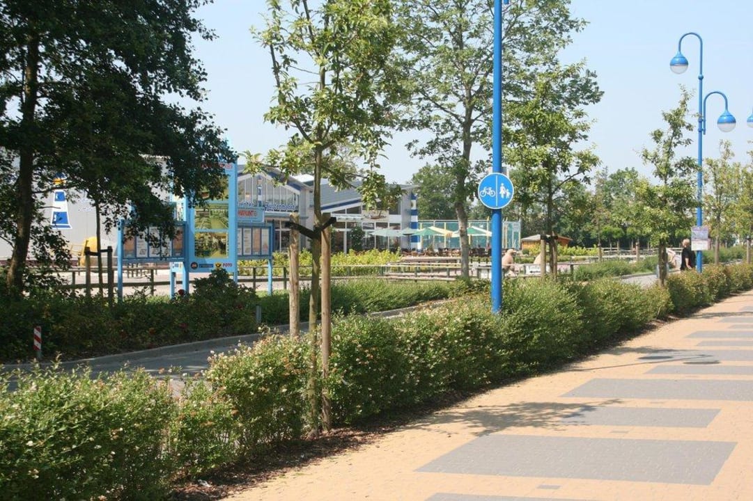 Vor dem Hotel Center Parcs Park Nordseeküste