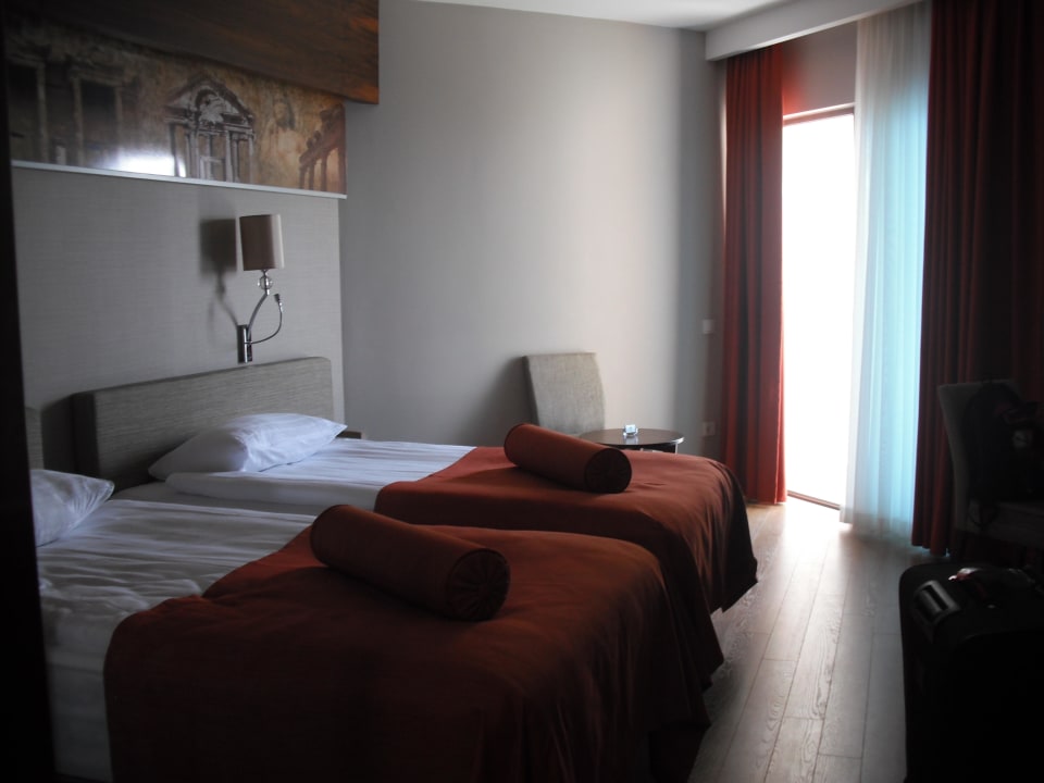 Zimmer Commodore Elite Suites & Spa - Adults only