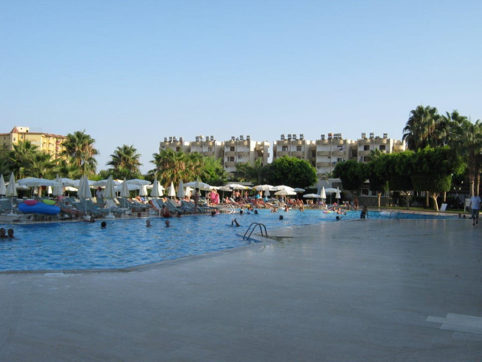 Pool Hotel Royal Garden Beach