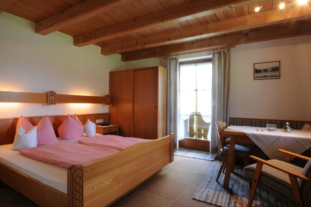 Wohnraum im Appartement 3 am Plenkhof im Chiemgau Pension Plenkhof